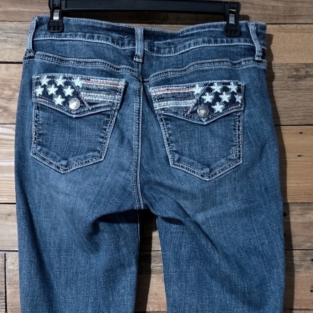 Silver Jeans Women's Medium Blue Denim Jeans with Flag Star Pocket Detail